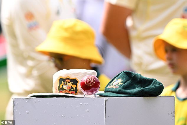 A tribute to Shane Warne is seen before day 1 of the second test match between Australia and South Africa at the MCG.