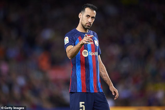 Barcelona sees Zubimendi as the player who wants to replace Sergio Busquets in midfield