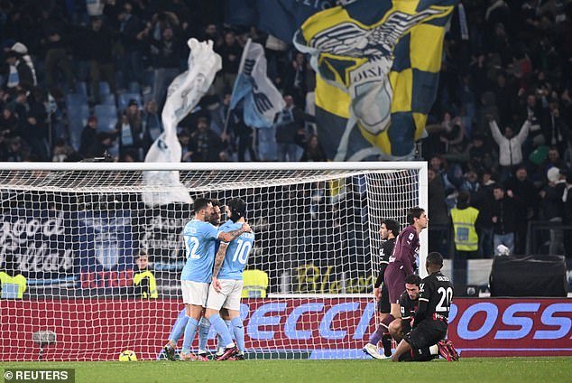 Lazio rises to third place in the table and is only one point behind visiting AC Milan