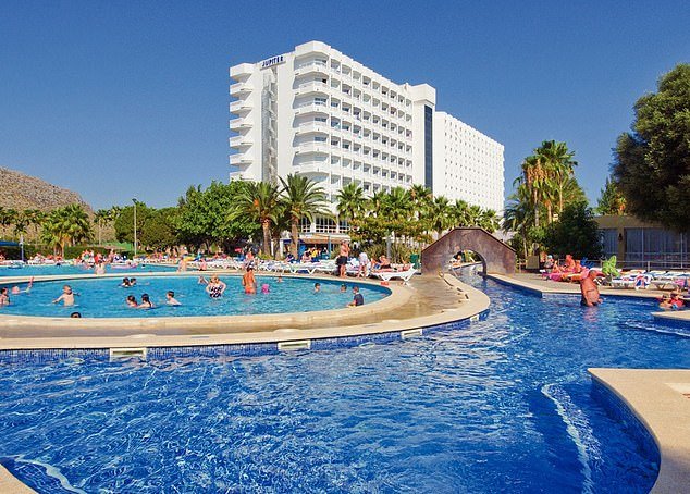 The judge said in her ruling that only 38 of the 800 vacationers staying at the Club Mac Alcudia (in the photo) who presented compensation claims had requested medical assistance