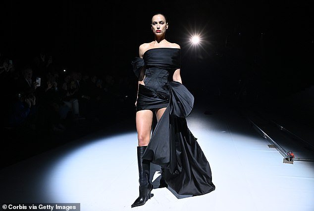 Irina Shayk Storms The Runway For Thierry Mugler's Paris Fashion Week ...