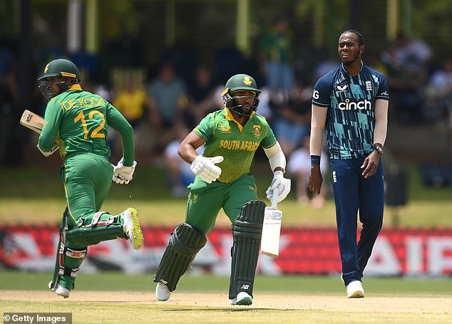 The South African openers scored 41 runs in Archer's first five overs in the one day match.