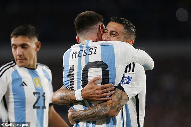 Argentina dominated possession, but found themselves exposed to the counter-attack within moments