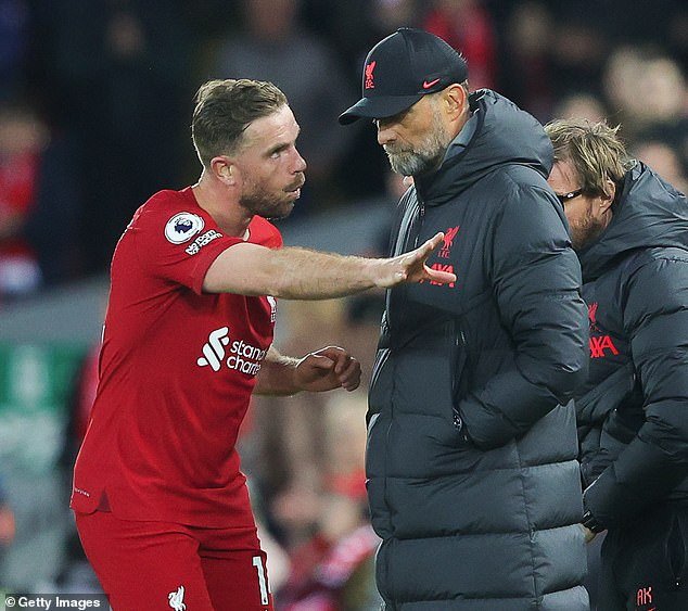 Sutton said Henderson (left) will 'bury his head in the sand' during his interview
