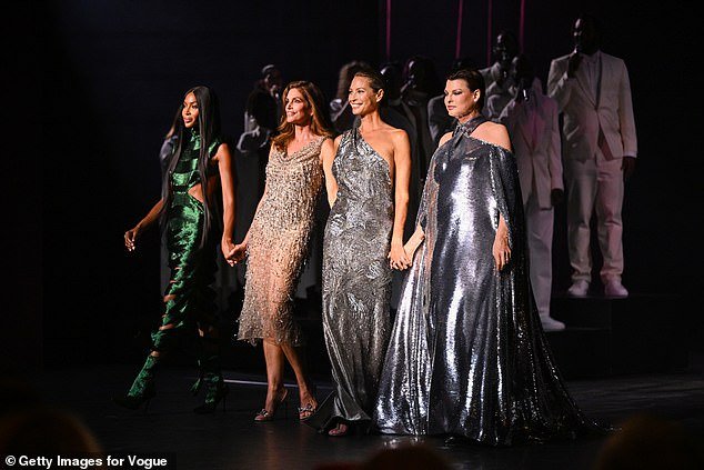 (L-R) Naomi Campbell, Cindy Crawford, Christy Turlington and Linda Evangelista take the stage at Vogue World