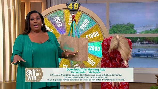 1695298714 906 Cheeky presenting duo Alison Hammond and Holly Willoughby get the