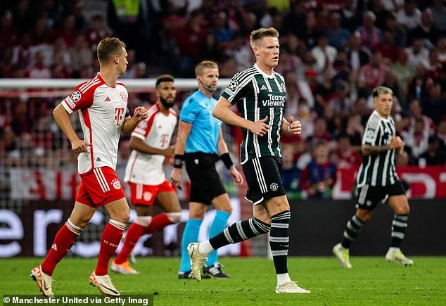 McTominay (centre) is called out by Walters for his poor defending