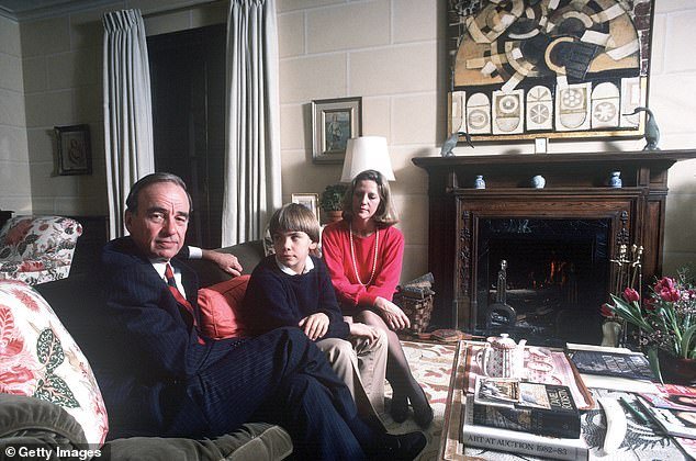 His father discussed the publications page by page over family breakfast, commenting on the stories, the headlines and how they were edited.  Above: Lachlan was his father and mother Anna at their New York home in 1989