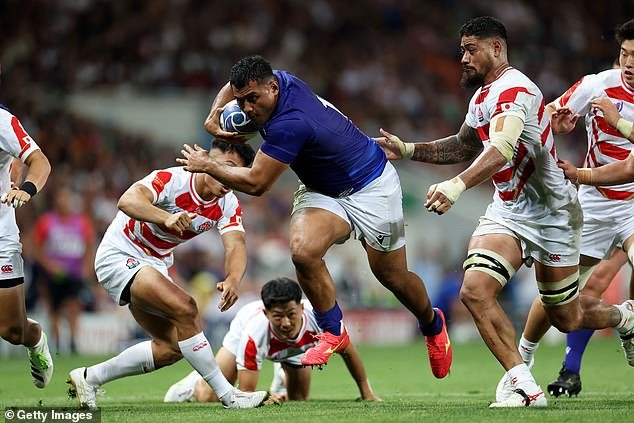 Samoa rallied despite the red card, scoring a late converted try to earn a bonus point