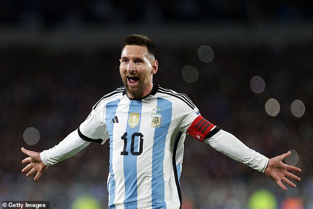 Lionel Messi guided Argentina in World Cup qualification to a narrow 1-0 victory over Ecuador