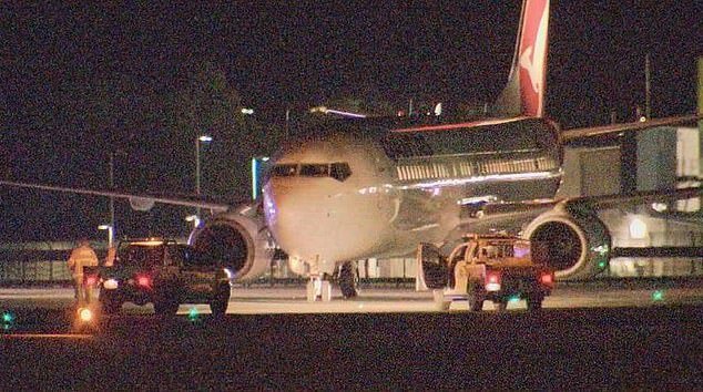Passengers on Boeing 737 flight QF596 were left stranded at Gold Coast Airport without food or water after landing from Sydney at 8.30pm on Tuesday evening.