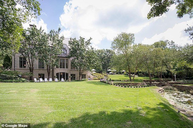 Kelce's new mansion in Leawood features a waterfall, swimming pool and mini golf course