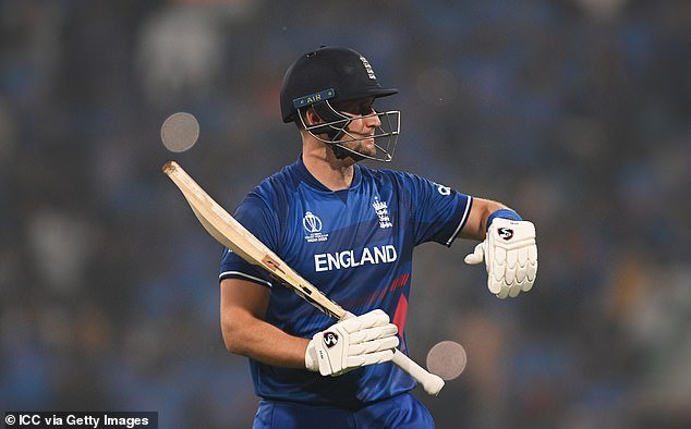 Liam Livingstone's 27 was England's highest score, creeping past 100 but not much further