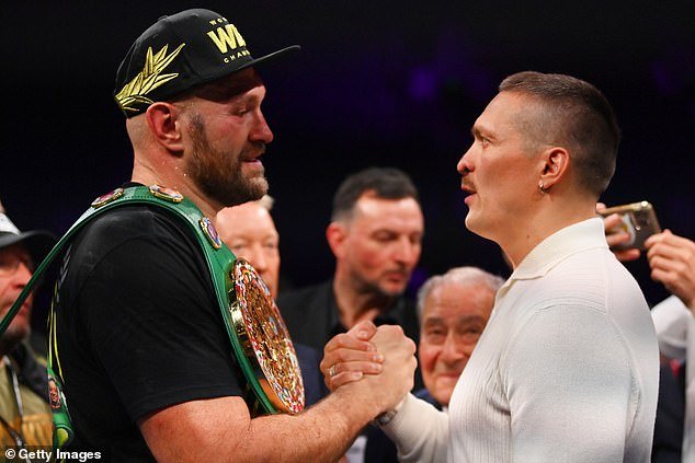 Fury will fight Oleksandr Usyk (right) on December 23 in Saudi Arabia.