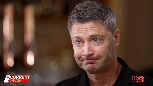 Numerous industry insiders are calling on Michael Clarke to find a new manager after his poor interview with A Current Affair last week