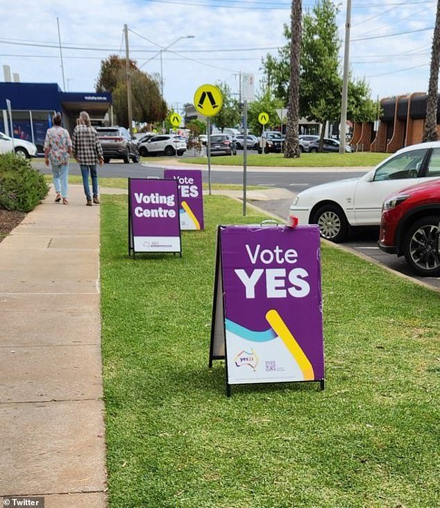 A photo taken outside an early voting center at the Mildura Senior Citizens Club in Victoria on Monday morning showed a purple 'voting centre' sign sandwiched between two 'Vote Yes' signs with a nearly identical purple color and the same white lettering.