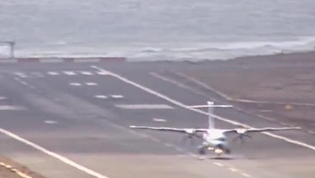 As soon as the wheels hit the ground, the plane started to bounce uncontrollably, before skimming down the runway like a stone in slow motion (photo)