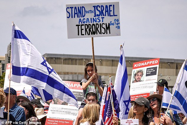 A crowd of about 5,000 people gathered in Moore Park in Sydney's east to free the Jewish hostages kidnapped on October 7.