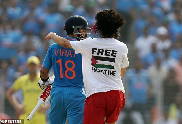 1700387810 712 Cricket World Cup final hit by pro Palestine protester as pitch