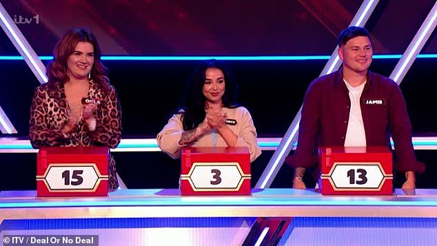 Deal Or No Deal shouldn't really work.  There is nothing for the viewer to contribute, no answers to shout.  It's all about opening boxes and guesswork