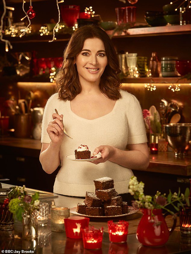 Nigella Lawson has urged Brits to ditch the traditional Christmas cake and go for chocolate instead