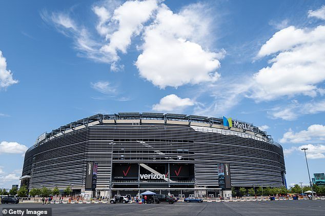The shopping center next to MetLife Stadium in New Jersey was evacuated due to a bomb threat