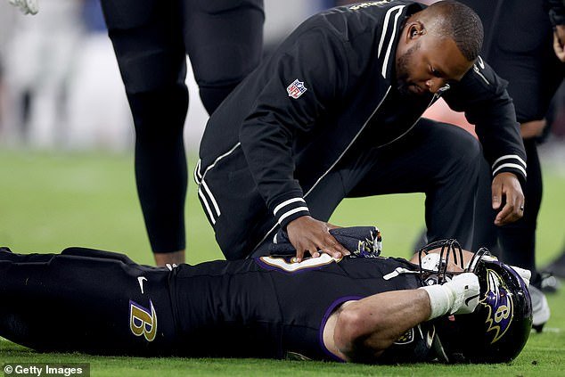 Mark Andrews was ruled out of the Ravens-Bengals game after suffering an ankle injury
