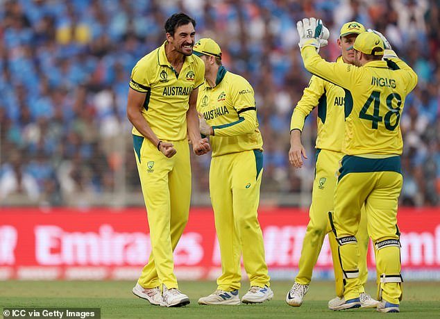 Mitchell Starc honored his close friend Phillip Hughes during the World Cup final