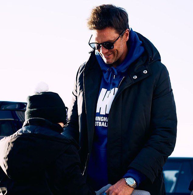 Brady will sign autographs for fans on Saturday when he arrives in a Birmingham sweatshirt
