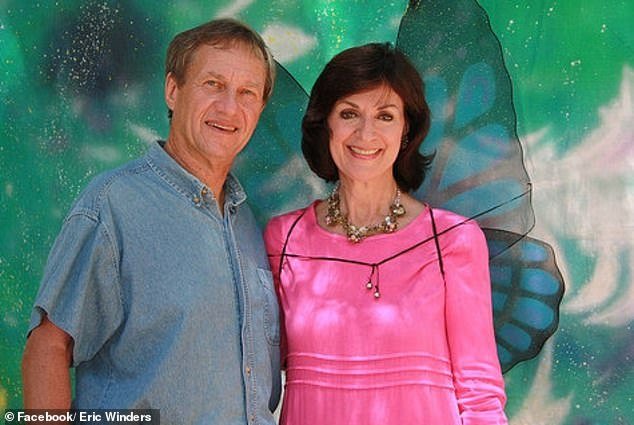 On November 17, 2018, Ed Winders and his partner Barbara Moller died after being poisoned by carbon monoxide in their Airbnb in Mexico