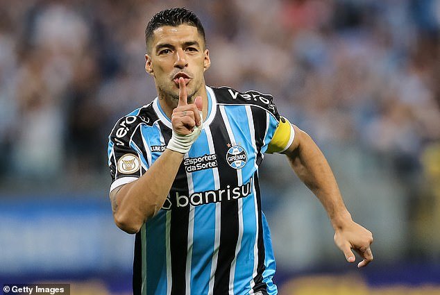 He marked the occasion in style, scoring the only goal in the match to give Gremio the win