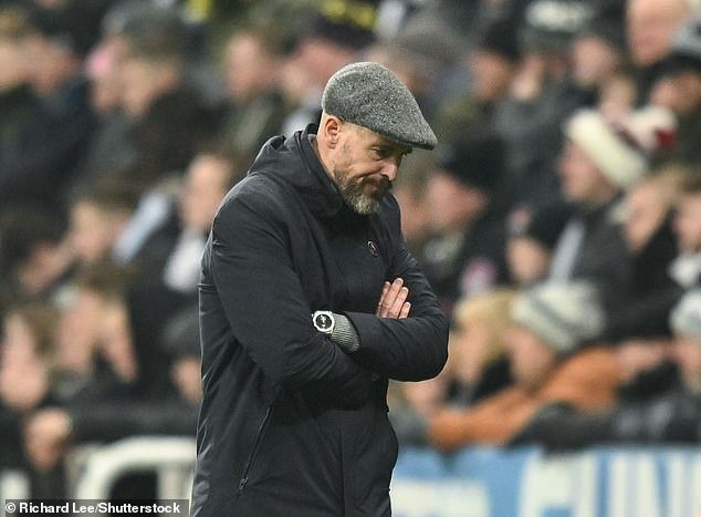 With Ten Hag's team in seventh place in the rankings and five points less than the top four, the pressure is on Ten Hag