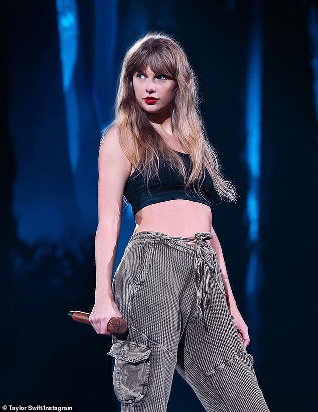 She recalled performing her entire setlist while running on a treadmill so she would be ready to belt out her hits as she walked across the stage.  She has been seen during rehearsals for the tour