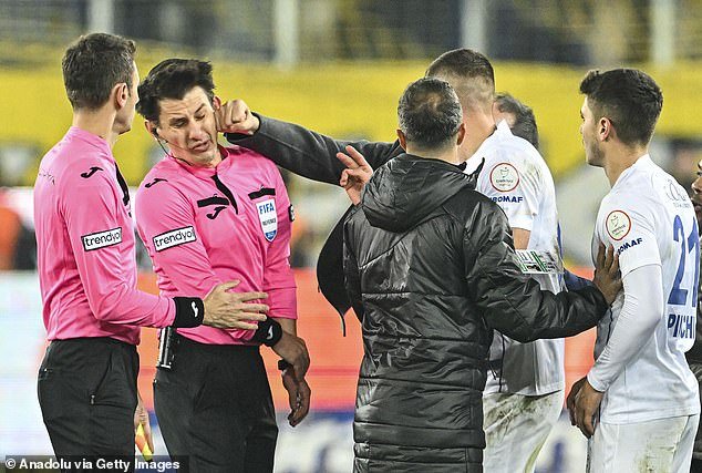 Horrible scenes began when Ankaragucu's president punched the referee in the face