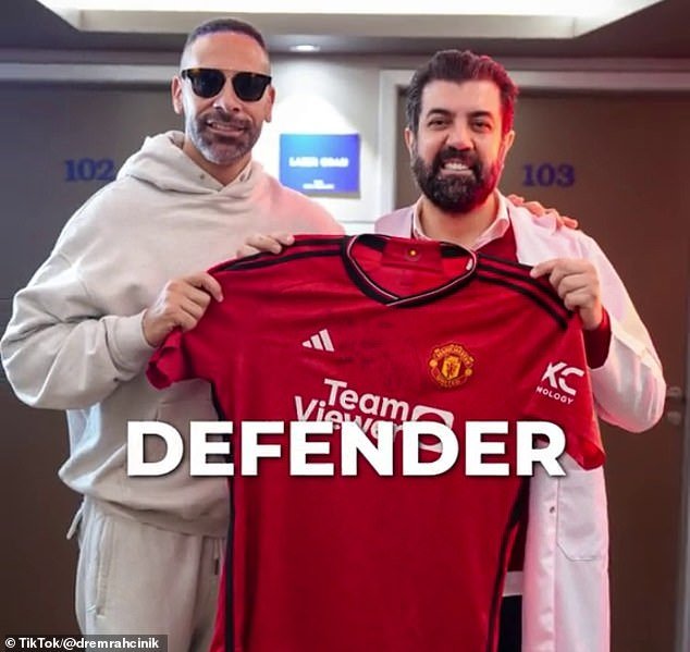 Ferdinand presented a signed Manchester United shirt to the Dr.  Cinik Center in Istanbul