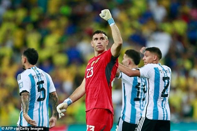 The goalkeeper excelled at Arsenal before joining Aston Villa and becoming number 1 for Argentina