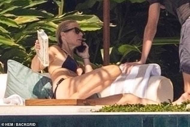 Gwyneth seemed to be loving her only son, whom she shares with ex-husband Chris Martin