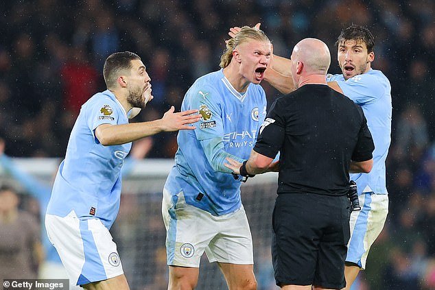 Erling Haaland furious with referee Simon Hooper as Man City were held by Tottenham
