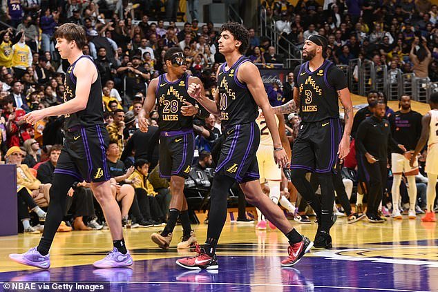 The LA Lakers defeated the Suns 106-103 in the quarterfinals of the NBA regular season tournament
