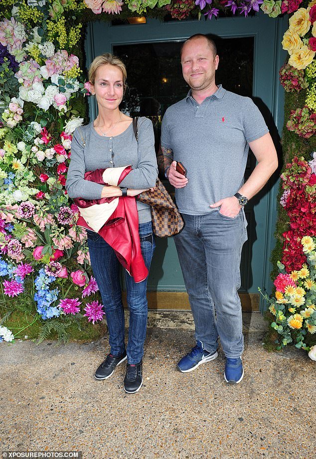 Lady Isabella and husband Christophe De Pauw in the Ivy Garden in Chelsea, May 2016