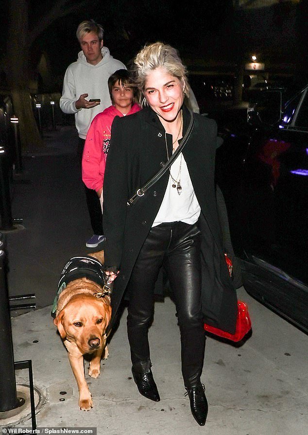 The 51-year-old actress, who suffers from multiple sclerosis, was accompanied by her assistance dog Scout