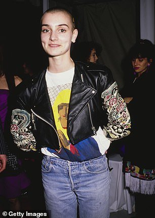 She attends the 31st Annual Grammy Awards held at the Shrine Auditorium in Los Angeles, California, in 1989