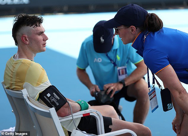 Draper had to call in the physio after the second set and have his blood pressure measured