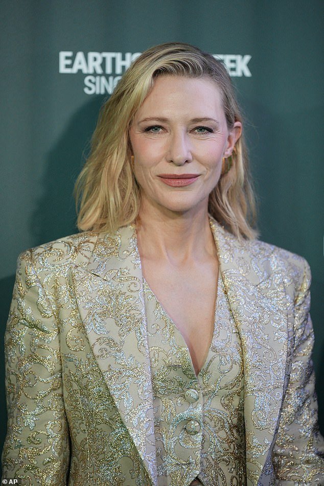 Cate Blanchett has pulled the plug on her plans to demolish an abandoned cottage and shed to make way for a new complex