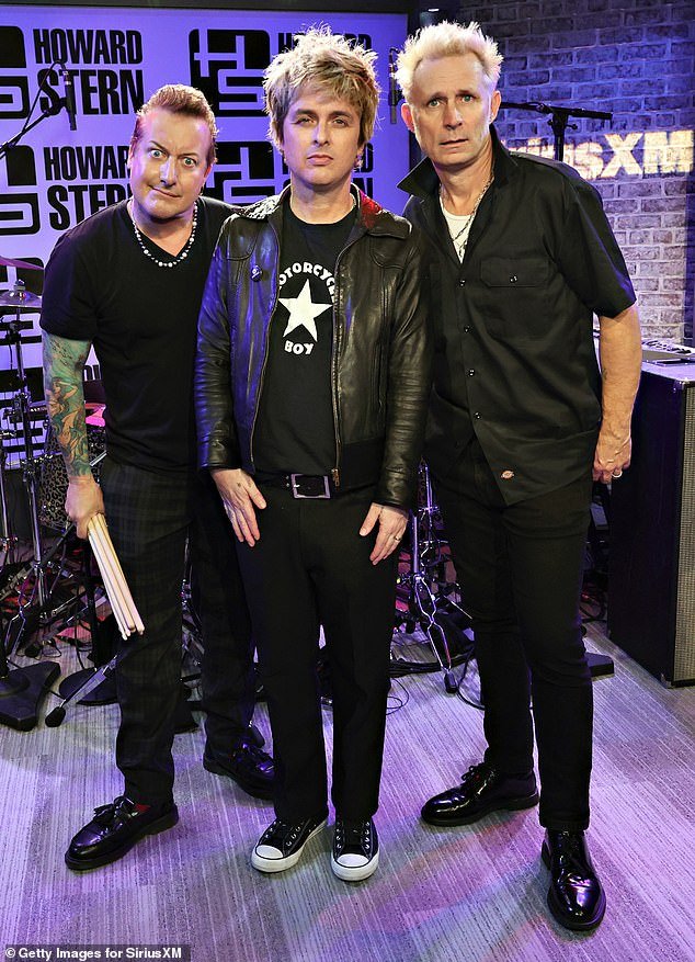 For a trio, Green Day makes a great noise.  Singer and guitarist Armstrong is expertly assisted by bassist Mike Dirnt and drummer Tré Cool