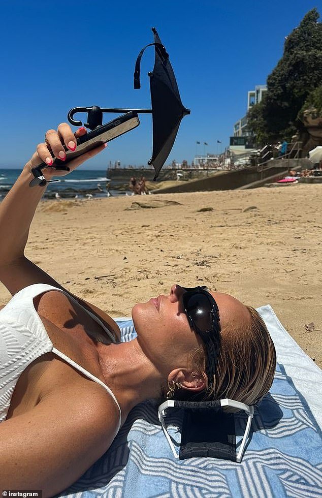 1705826315 115 Pip Edwards says shes solar charging as she sunbathes in