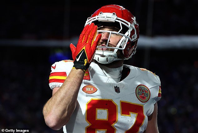 The tight end also appeared to blow a kiss to his loved ones during Sunday's win