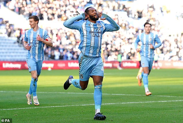 Kasey Palmer produced a moment of magic as Coventry defeated Oxford United 6-2