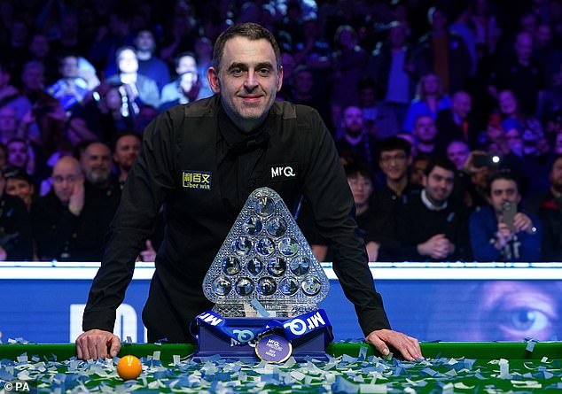 Ronnie O'Sullivan won his eighth Masters crown on Sunday by beating Ali Carter 10-7