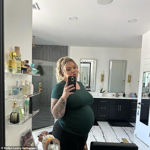 Kailyn Lowry announced the arrival of her and boyfriend Elijah Scott's baby twins